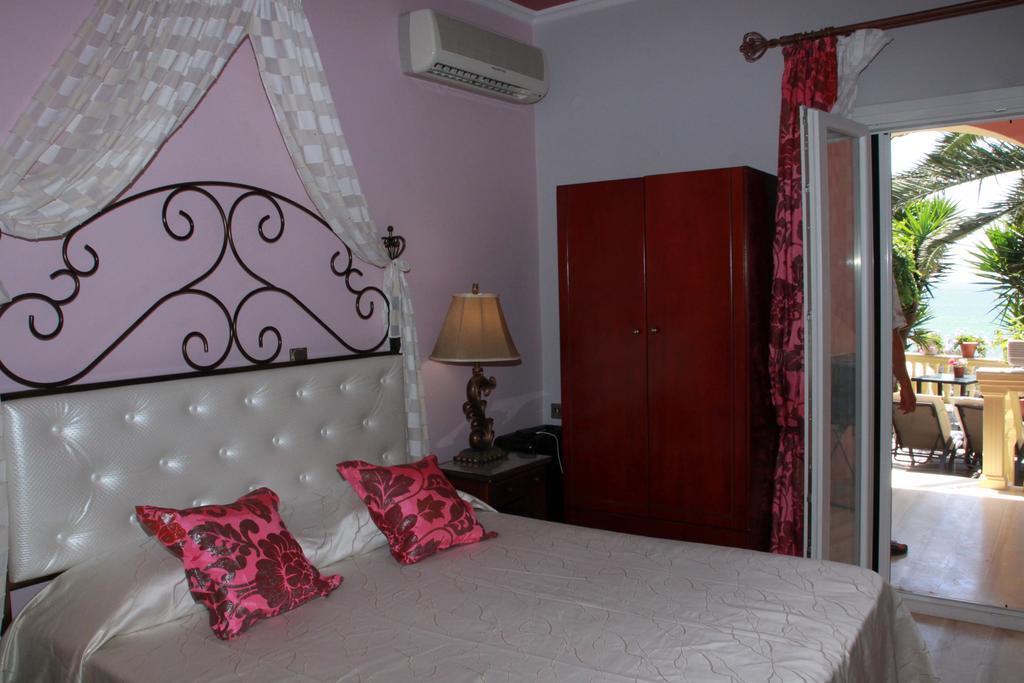 Aristotelis-Nikos Paramonas Studios Room photo