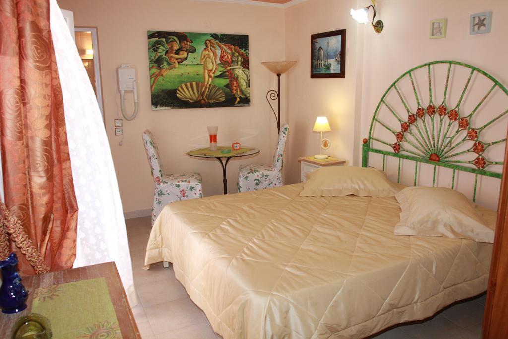 Aristotelis-Nikos Paramonas Studios Room photo