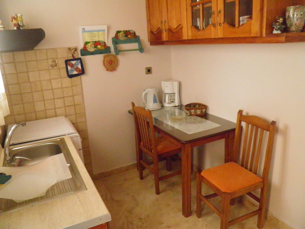Aristotelis-Nikos Paramonas Studios Room photo